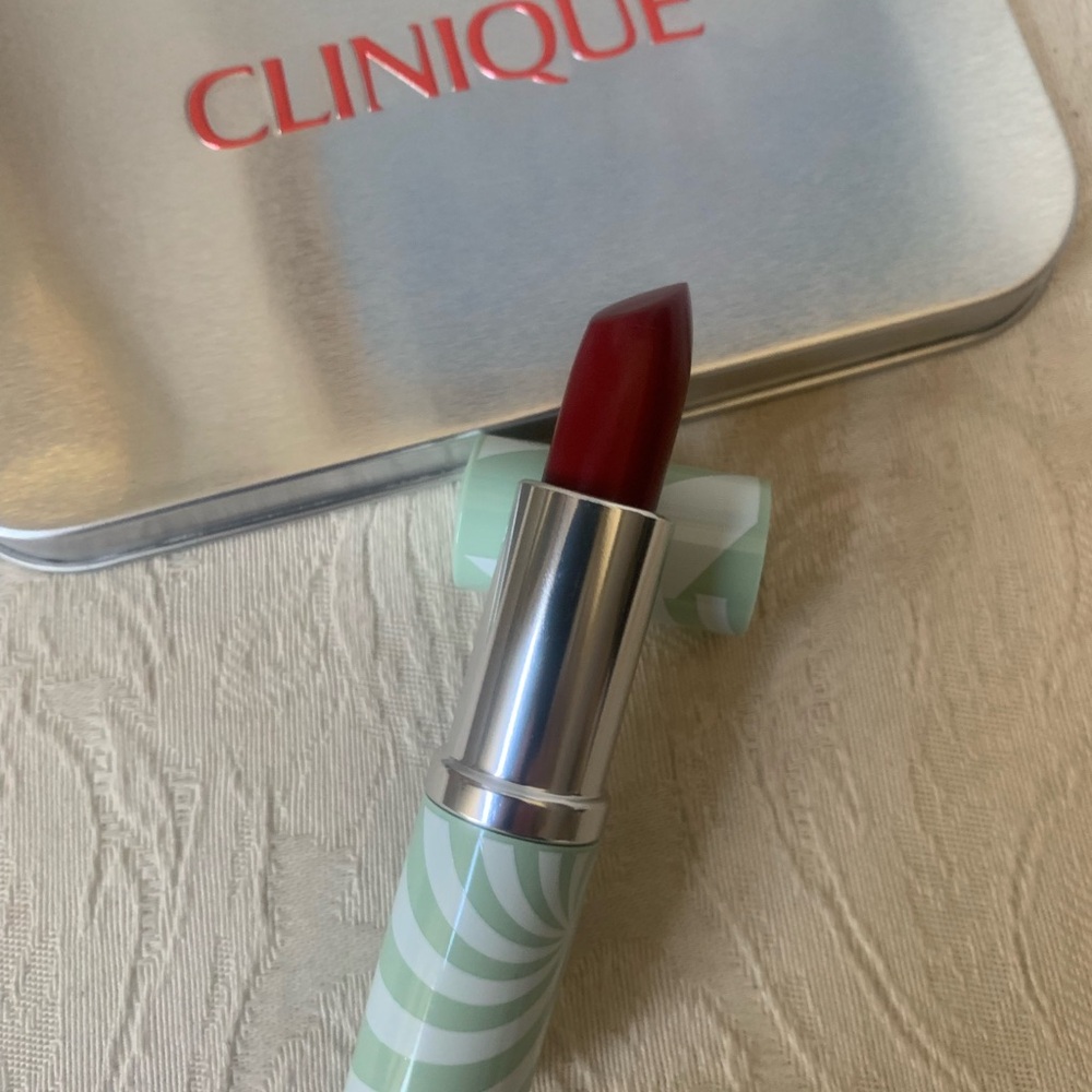 Clinique Pop Lip Color & Primer Lipstick in Berry Pop BNWB